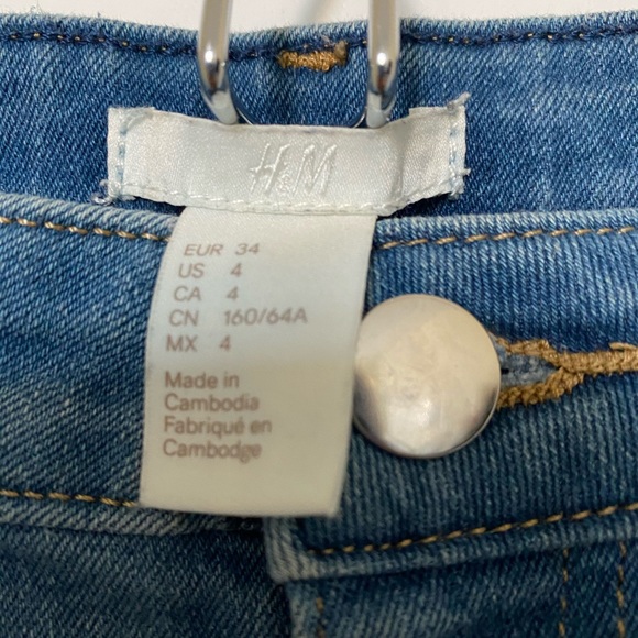 H&M Denim Shorts - Picture 3 of 4